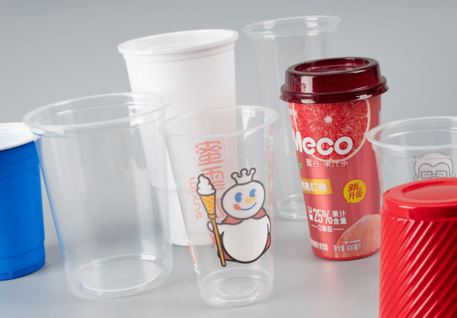 تصنيع المنتجات البلاستيكية اليومية